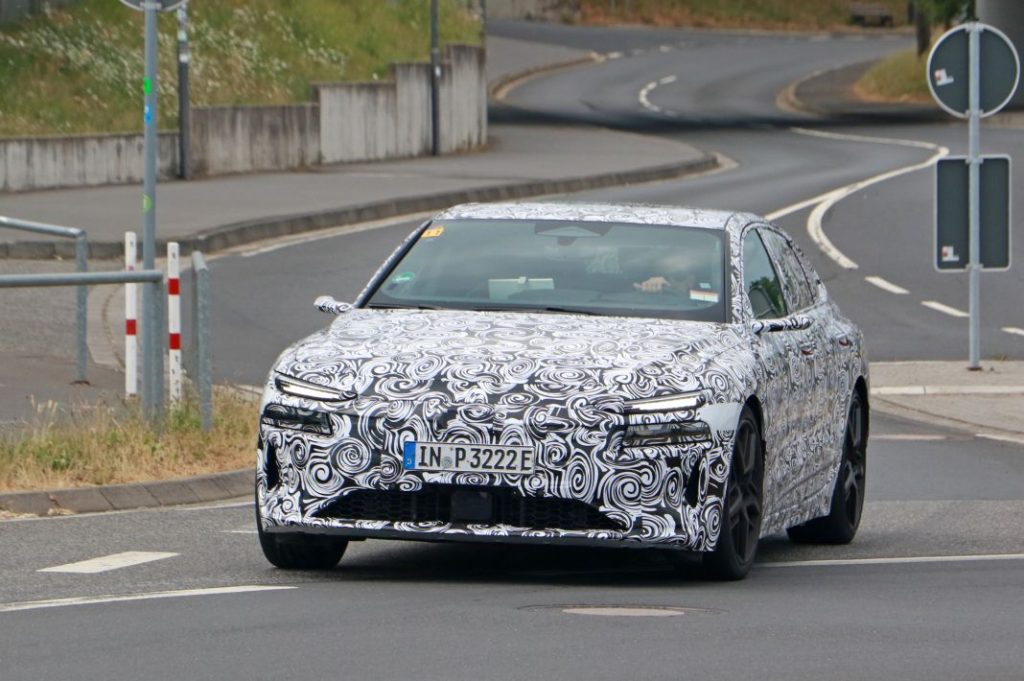 El futuro Audi RS 6 e-tron nos enseña sus retrovisores digitales 4 Motor16 Audi RS 6 e tron 2 Motor16