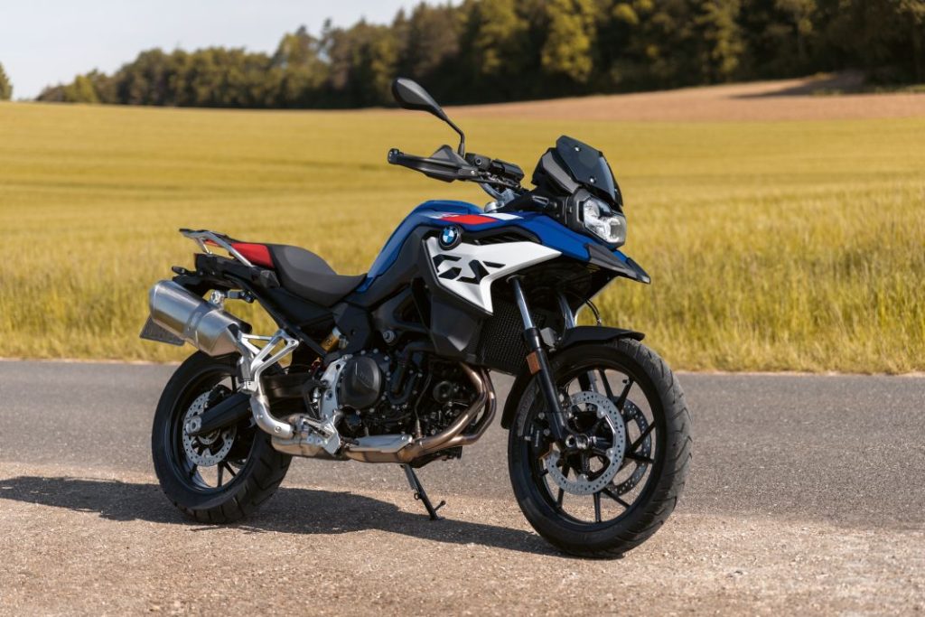 BMW Motorrad renueva su gama trail media: nuevas F 800 GS y F 900 GS 1 Motor16 BMW F 800 GS 2024 (4)