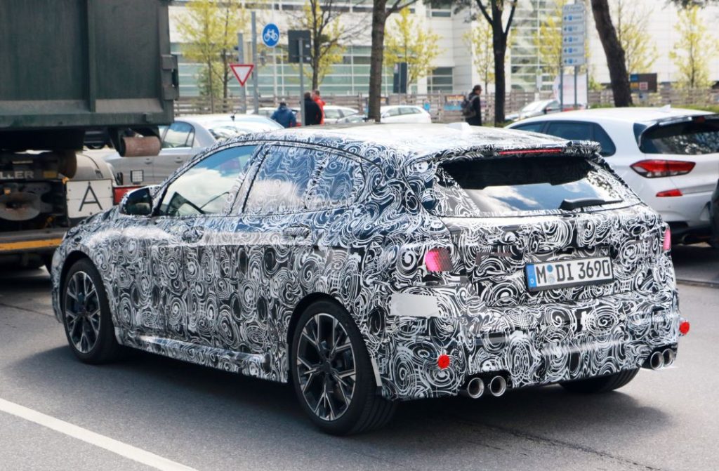 Fotos espía del BMW Serie 1 2024 18 Motor16 BMW M135i F70 16 Motor16