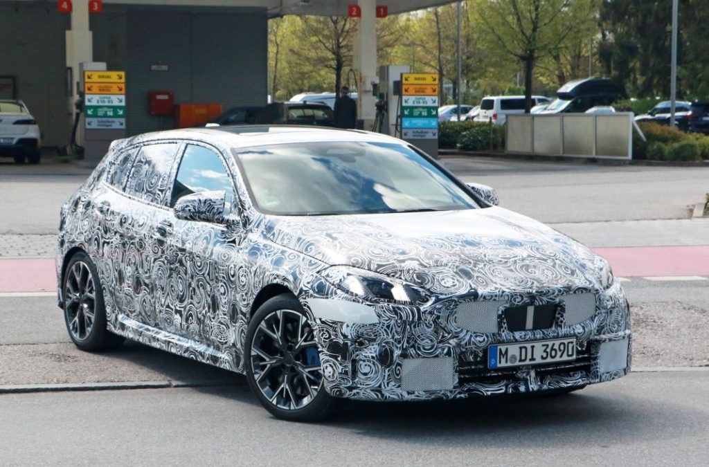 Fotos espía del BMW Serie 1 2024 14 Motor16 BMW M135i F70 7 Motor16