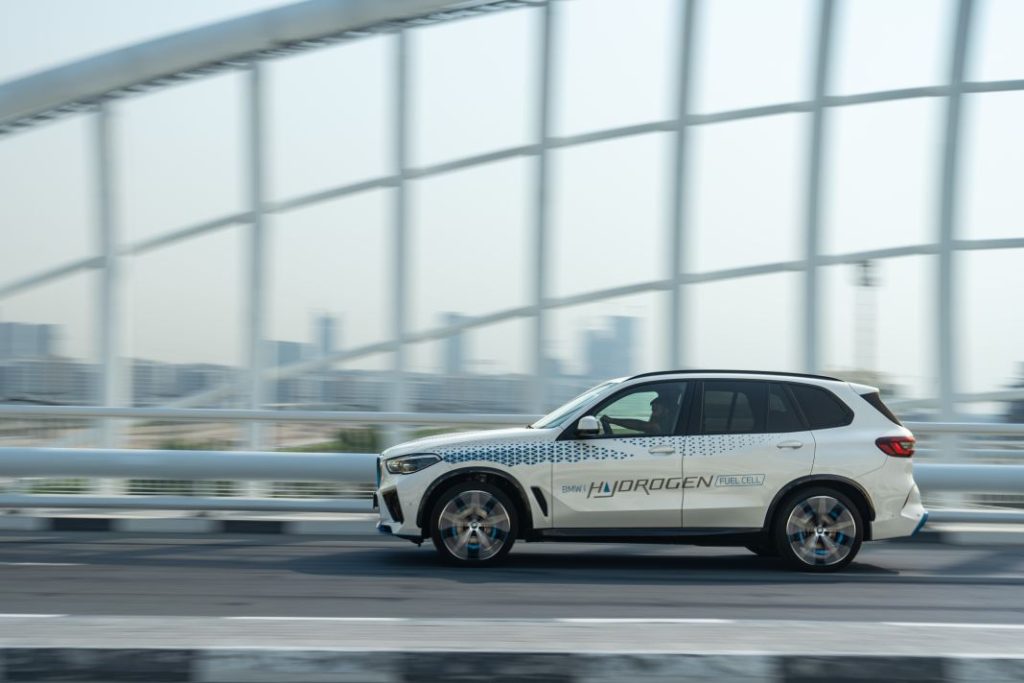 BMW iX5 hydrogen test 22 Motor16