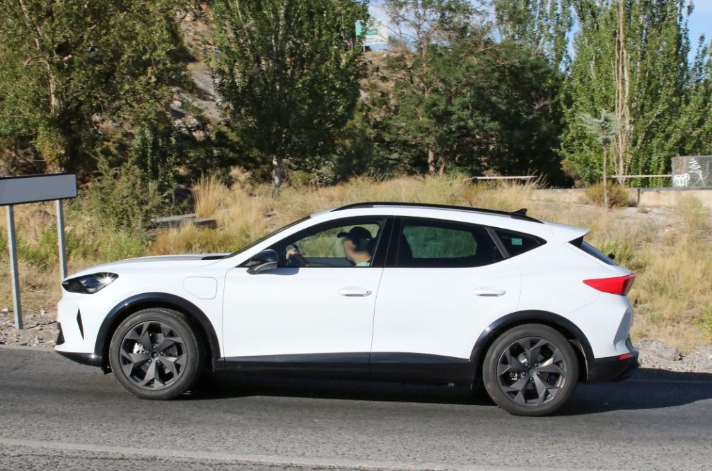 Cazado sin camuflaje el Cupra Formentor 2024 12 Motor16 Cupra Formentor 2024 10 Motor16