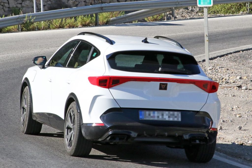 Cazado sin camuflaje el Cupra Formentor 2024 17 Motor16 Cupra Formentor 2024 15 Motor16