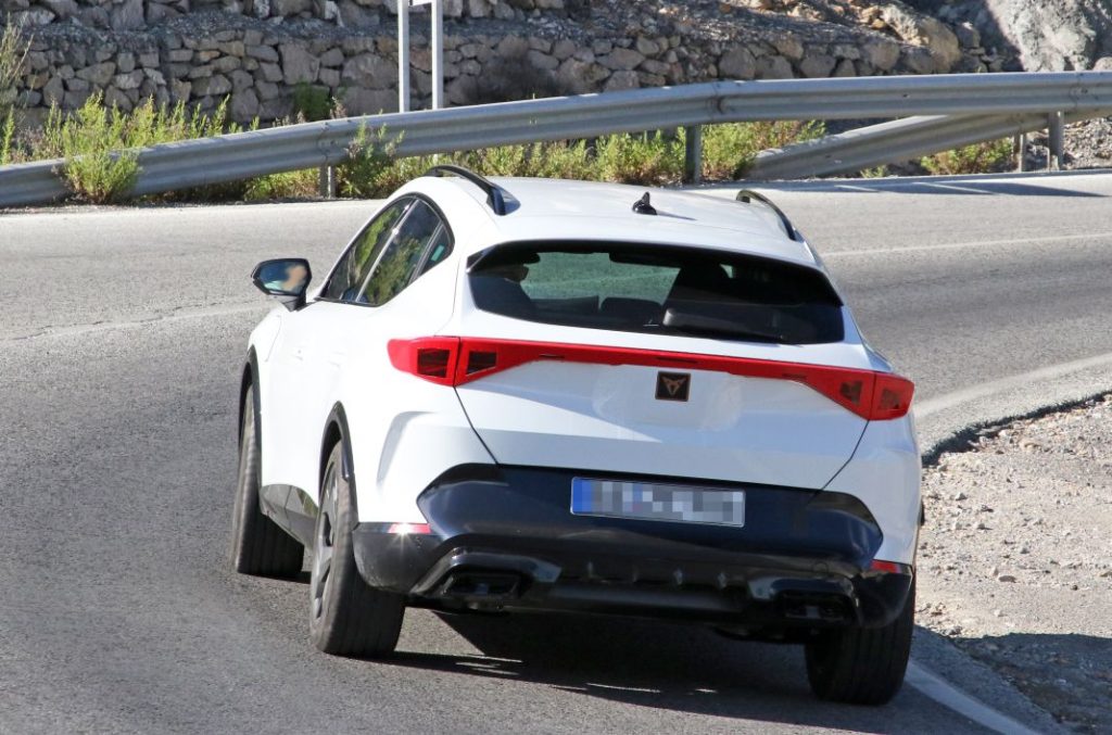 Cazado sin camuflaje el Cupra Formentor 2024 18 Motor16 Cupra Formentor 2024 16 Motor16