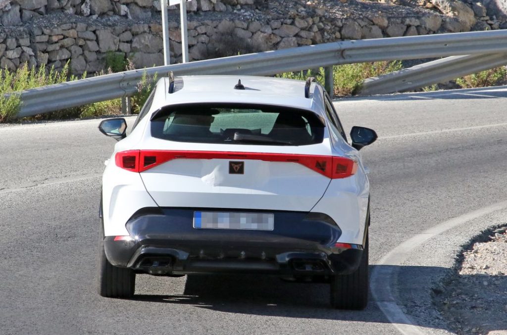 Cazado sin camuflaje el Cupra Formentor 2024 19 Motor16 Cupra Formentor 2024 17 Motor16