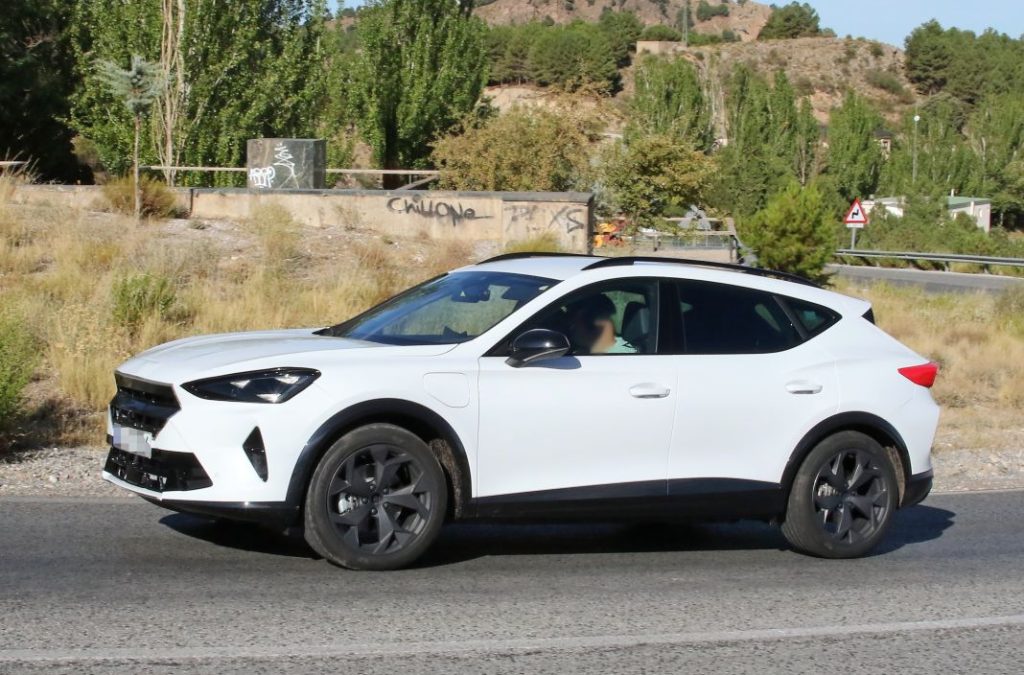 Cazado sin camuflaje el Cupra Formentor 2024 9 Motor16 Cupra Formentor 2024 7 Motor16
