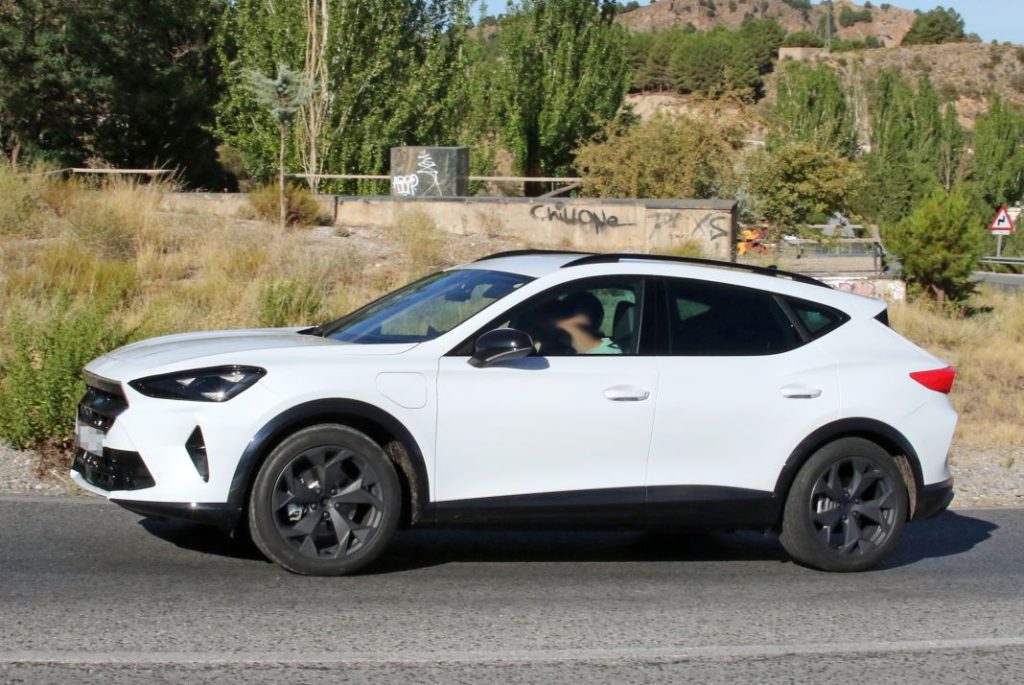 Cazado sin camuflaje el Cupra Formentor 2024 10 Motor16 Cupra Formentor 2024 8 Motor16