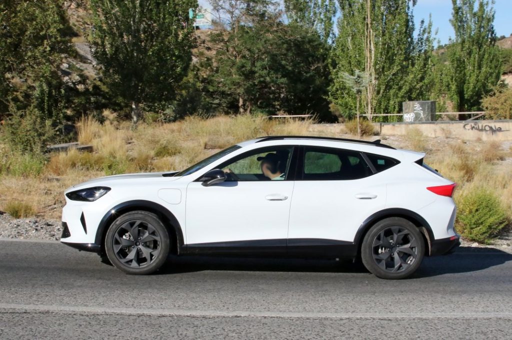 Cazado sin camuflaje el Cupra Formentor 2024 11 Motor16 Cupra Formentor 2024 9 Motor16