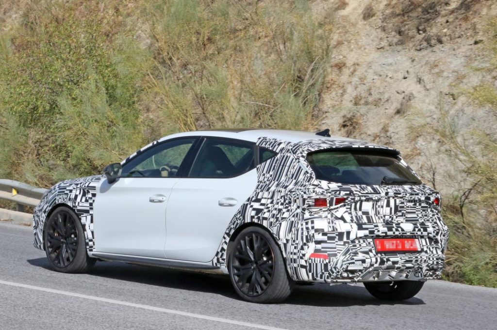Fotos espía del Cupra León 2024. Una nueva cara 13 Motor16 Cupra Leon facelift 10 Motor16