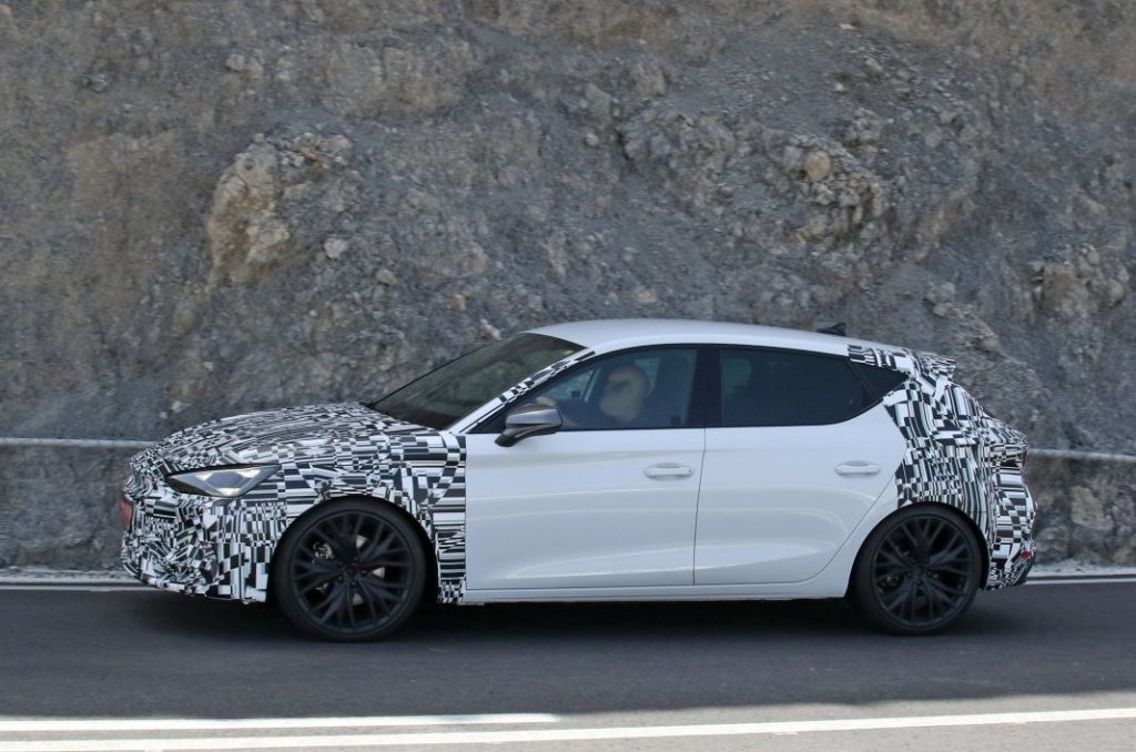 Fotos espía del Cupra León 2024. Una nueva cara 22 Motor16 Cupra Leon facelift 19 Motor16