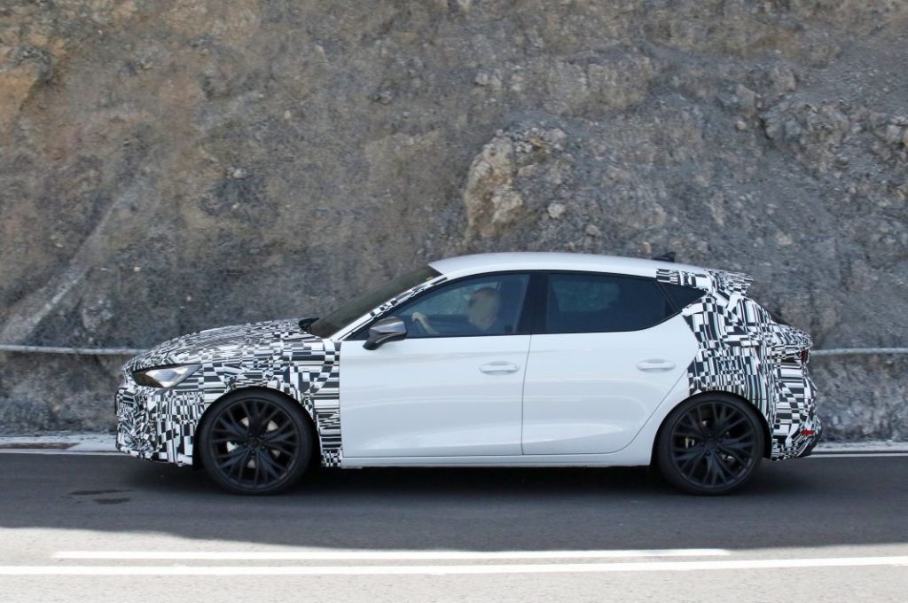 Fotos espía del Cupra León 2024. Una nueva cara 23 Motor16 Cupra Leon facelift 20 Motor16