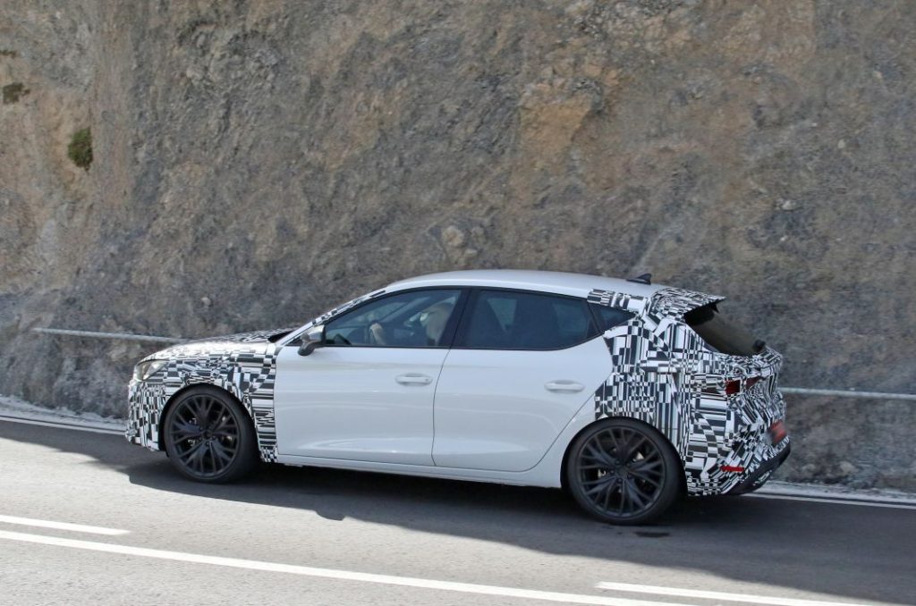 Fotos espía del Cupra León 2024. Una nueva cara 24 Motor16 Cupra Leon facelift 21 Motor16
