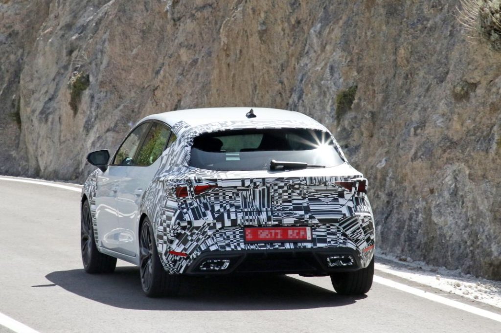 Fotos espía del Cupra León 2024. Una nueva cara 3 Motor16 Cupra Leon facelift 25 Motor16