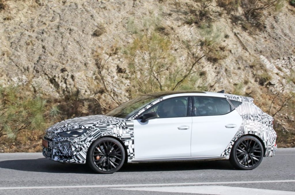 Fotos espía del Cupra León 2024. Una nueva cara 1 Motor16 Cupra Leon facelift 2024