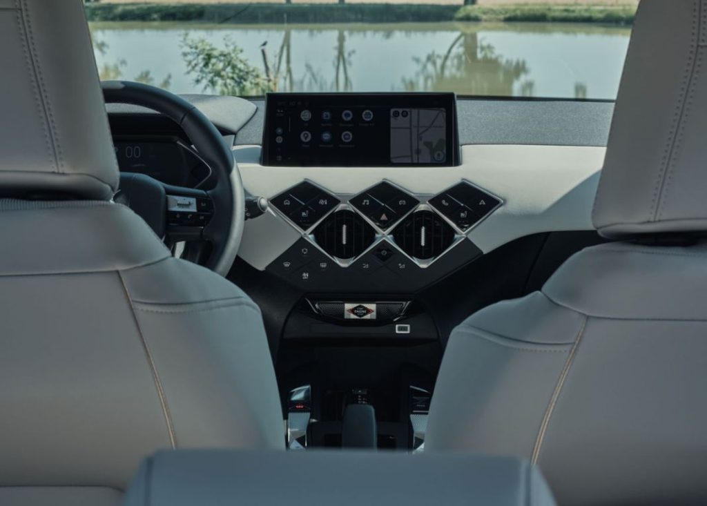 El DS3 estrena servicios conectados y equipamiento 2 Motor16 DS3 ESPRITDEVOYAGE 002 Motor16