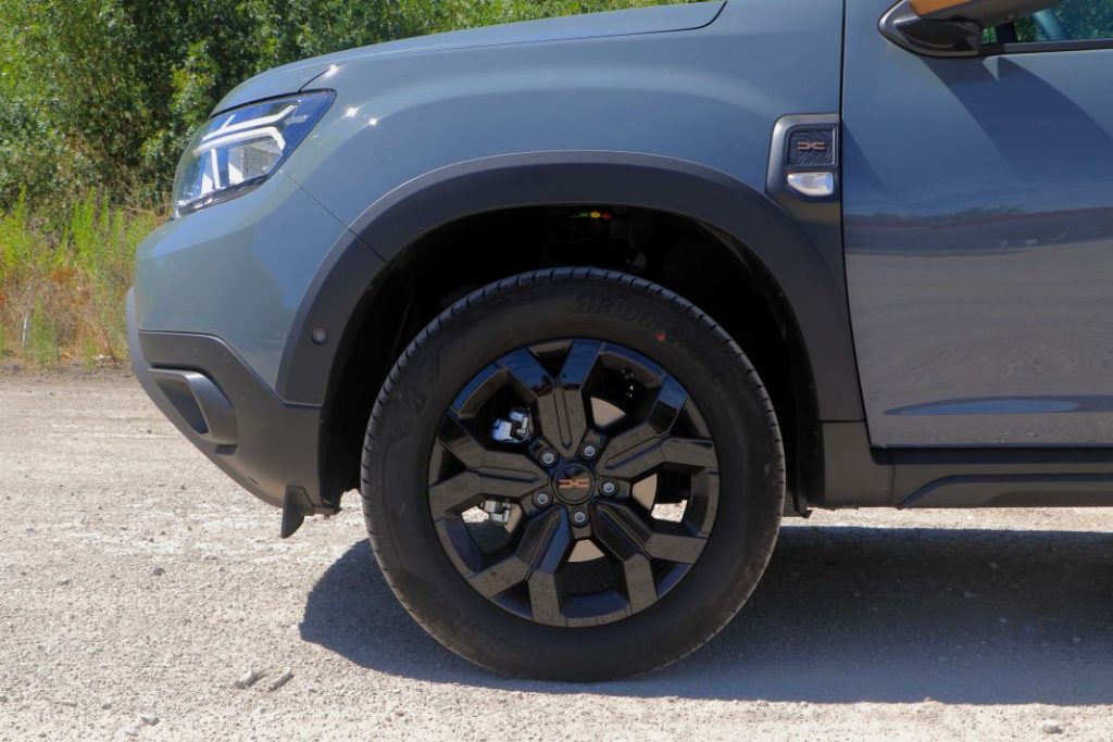 Prueba del Dacia Duster Extreme TCe 150 CV EDC 4x2: Un SUV sin complejos con un gran motor 32 Motor16 Dacia Duster Extreme TCe 150 EDC 4x2 prueba 4 Motor16