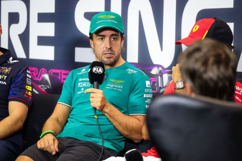 Fernando Alonso en la rueda de prensa previa al GP de Singapur
