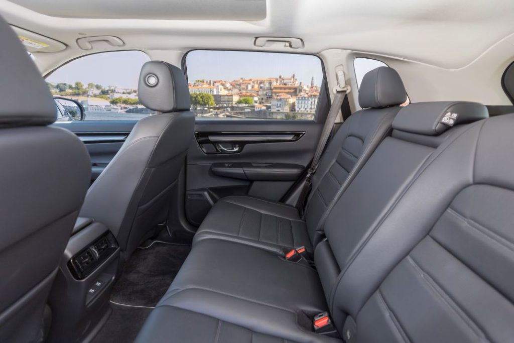 Primera prueba del Honda CR-V e:HEV y e:PHEV: Un buen SUV con un pequeño inconveniente 41 Motor16 HONDA CR V e HEV y e PHEV 2023 26 Motor16