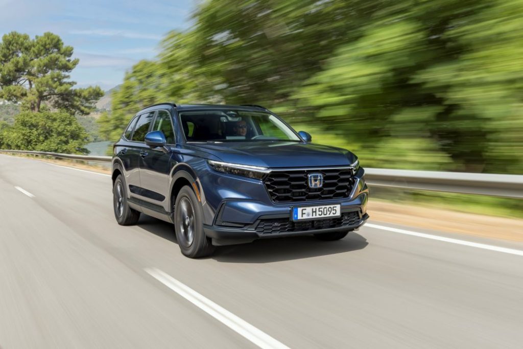 Primera prueba del Honda CR-V e:HEV y e:PHEV: Un buen SUV con un pequeño inconveniente 37 Motor16 HONDA CR V e HEV y e PHEV 2023 33 Motor16