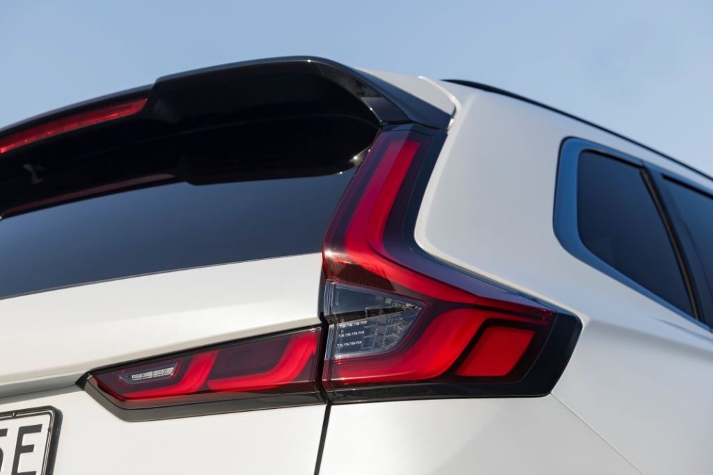 Primera prueba del Honda CR-V e:HEV y e:PHEV: Un buen SUV con un pequeño inconveniente 24 Motor16 HONDA CR V e HEV y e PHEV 2023 53 Motor16