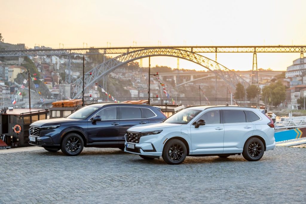 Primera prueba del Honda CR-V e:HEV y e:PHEV: Un buen SUV con un pequeño inconveniente 9 Motor16 HONDA CR V e HEV y e PHEV 2023 81 Motor16