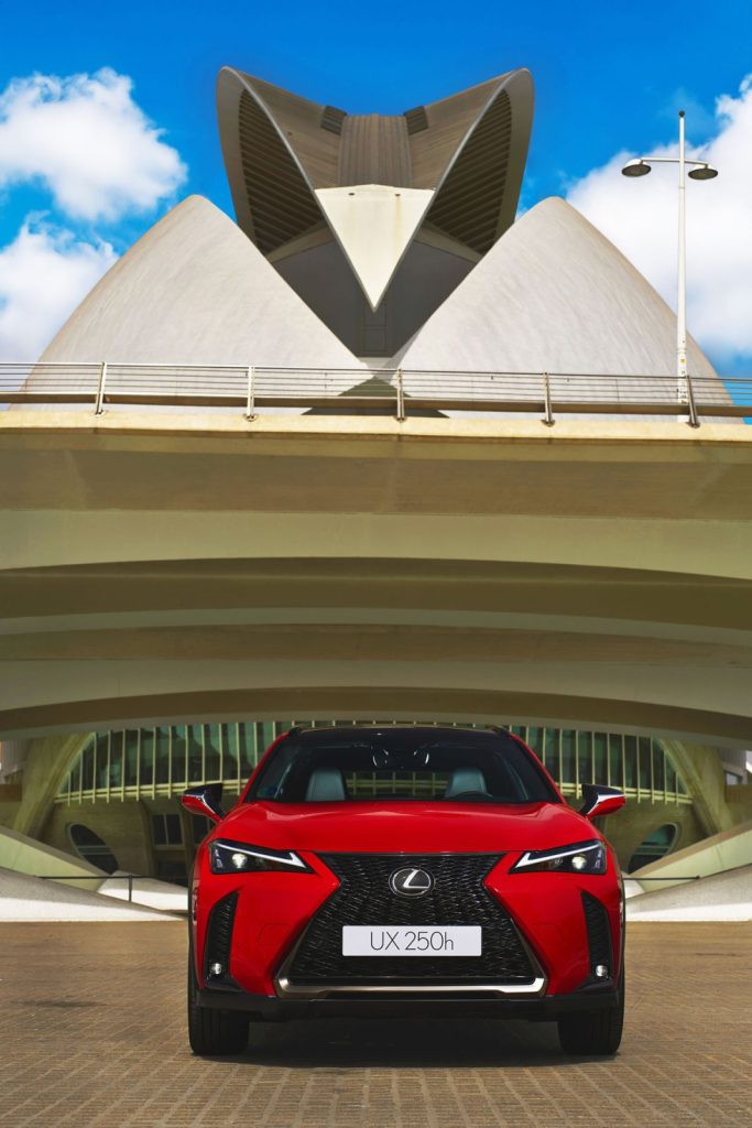 El coche en el que se trasladan los jugadores de la Copa Davis de tenis 7 Motor16 LEXUS EN VALENCIA EN LA FASE DE GRUPOS DE LA COPA DAVIS 2023 7 Motor16