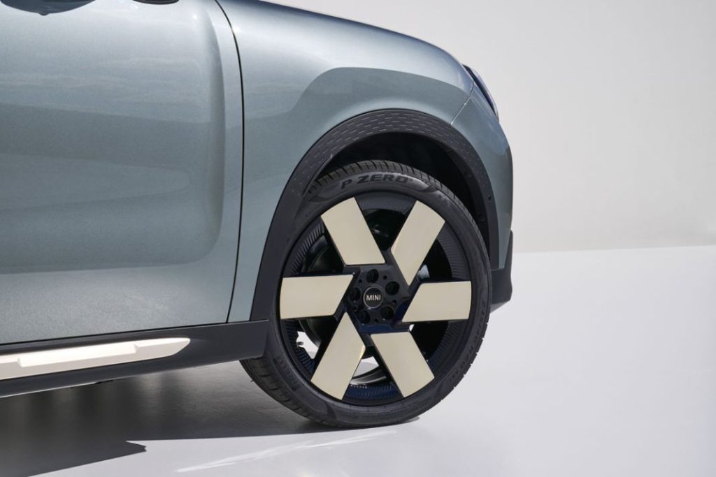 MINI COUNTRYMAN 2023 6 Motor16