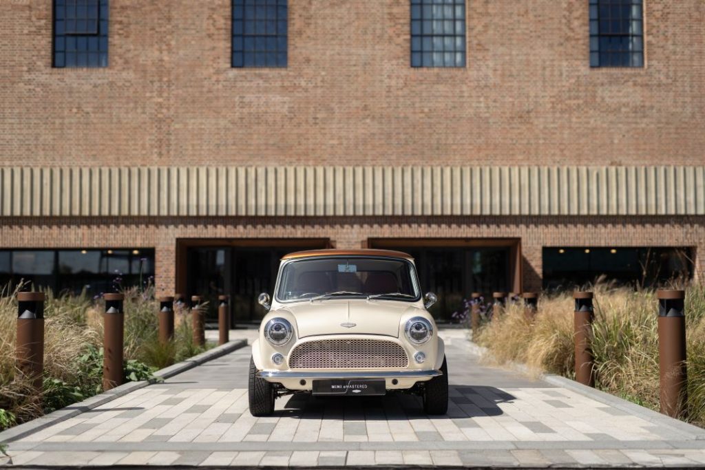 El Mini clásico eléctrico definitivo es obra, cómo no, de David Brown Automotive 21 Motor16 MINI clasico electrico eMASTERED 1 16 Motor16