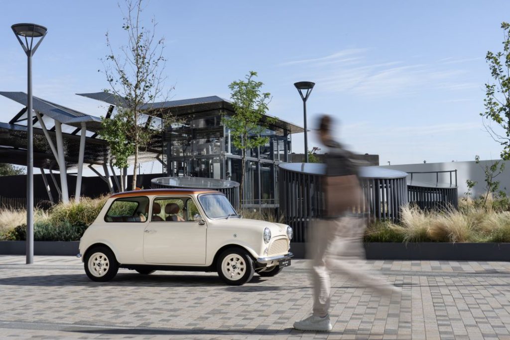 El Mini clásico eléctrico definitivo es obra, cómo no, de David Brown Automotive 30 Motor16 MINI clasico electrico eMASTERED 1 6 Motor16
