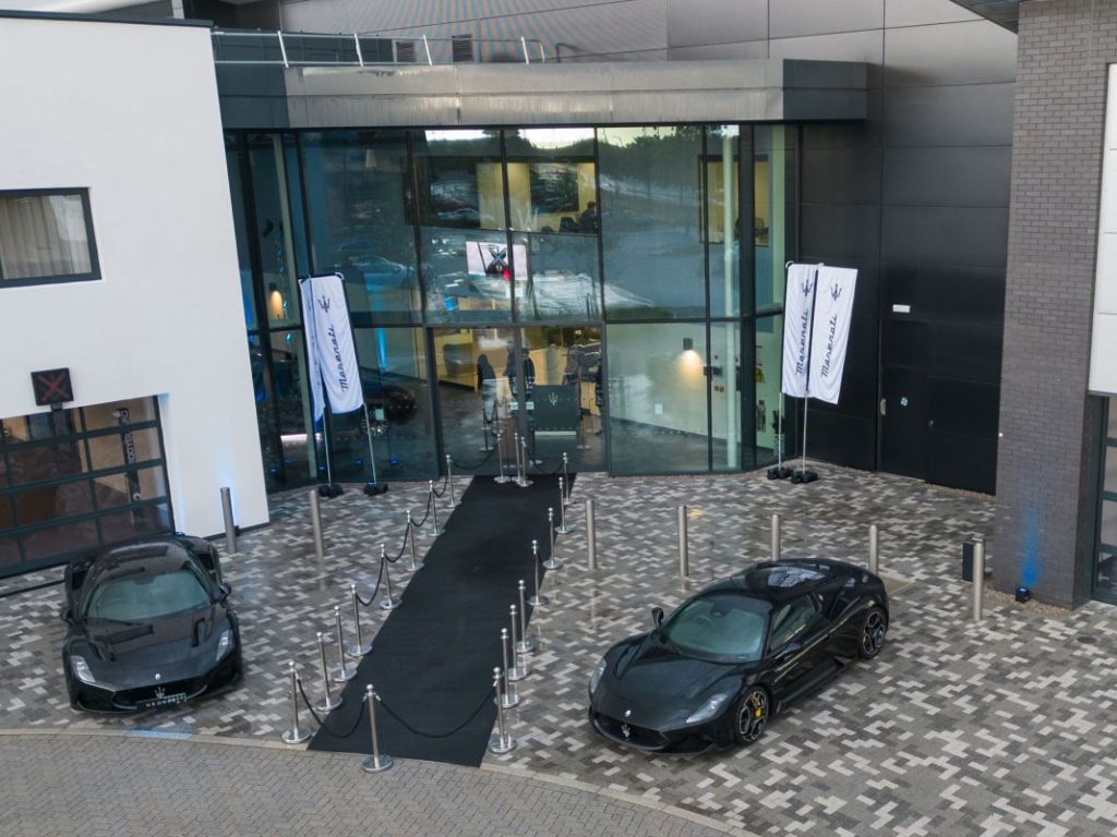 Así son las nuevas tiendas de Maserati: lujo y experiencias a la altura de la marca del tridente 8 Motor16 Maserati nueva tienda Londres2 Motor16
