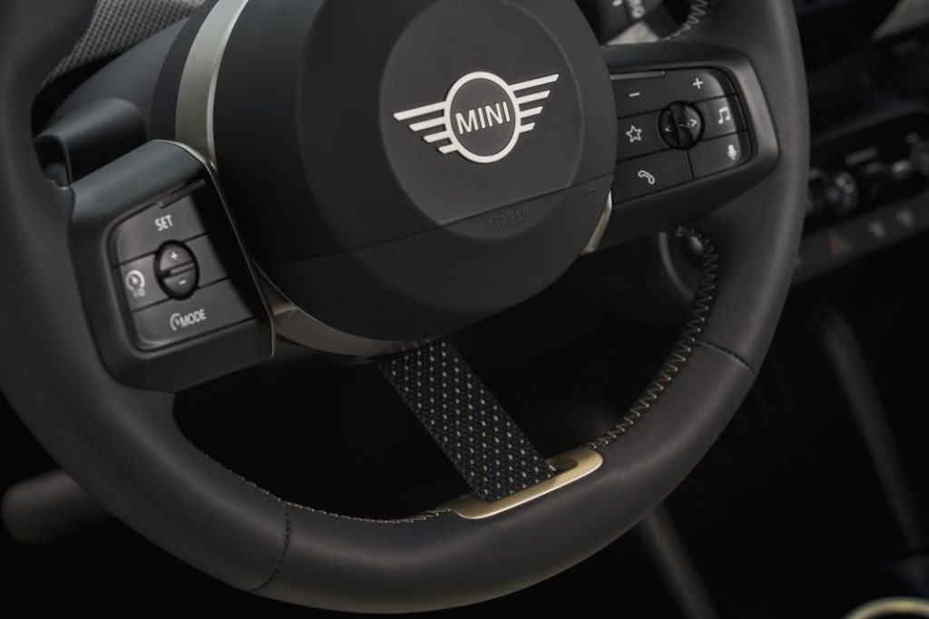 Mini Cooper electrico 2024 26 Motor16