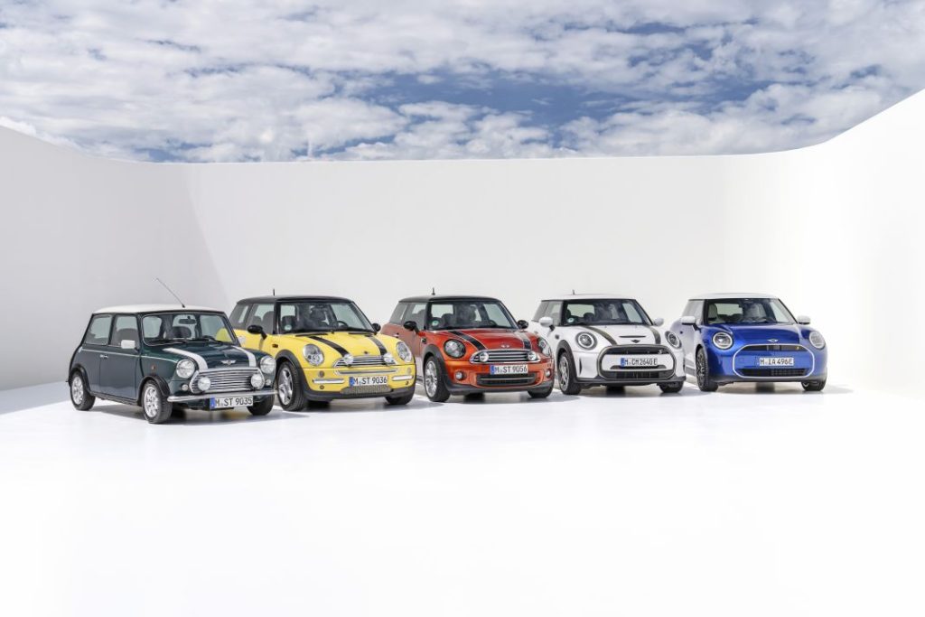 Mini Cooper electrico 2024 28 Motor16