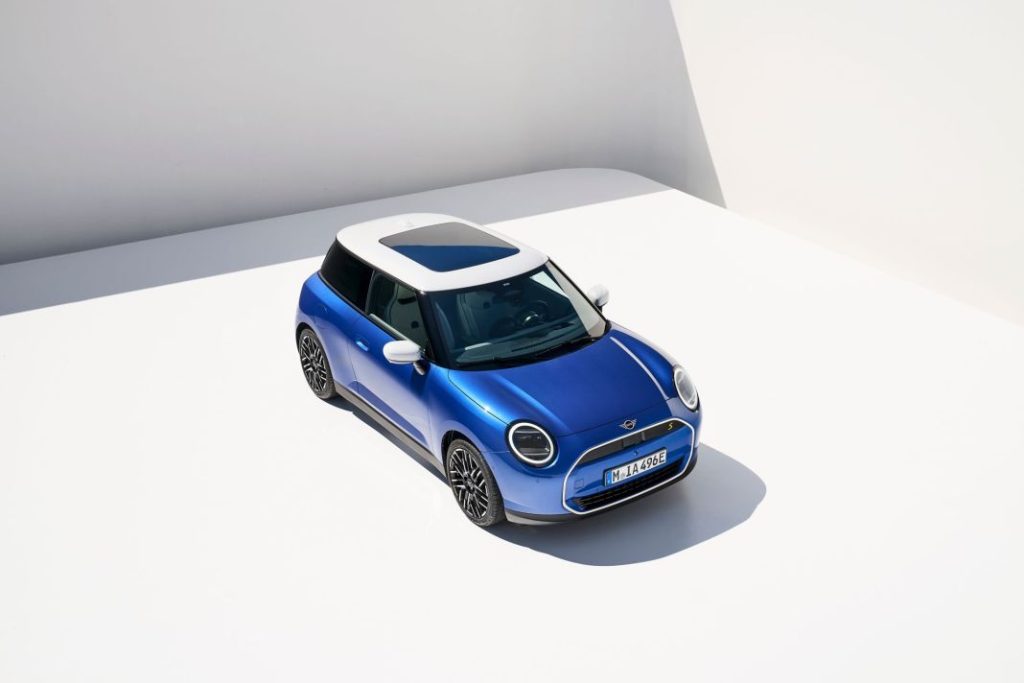 Mini Cooper electrico 2024 5 Motor16