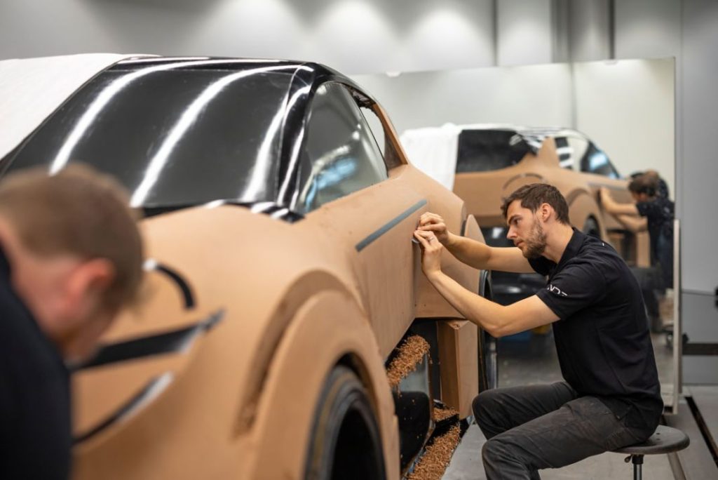 Nissan da un paso más y pone fecha a ser cien por cien eléctrica en Europa 13 Motor16 NISSAN DISENO LONDRES10 Motor16