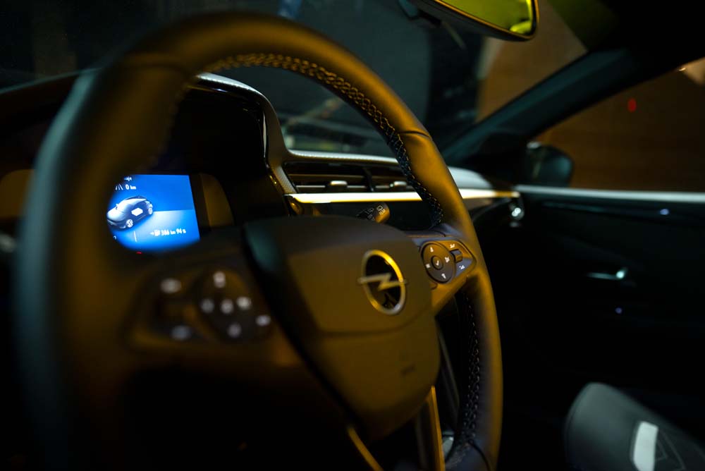 Opel Corsa y el equipo eSports Giants 13 1 Motor16