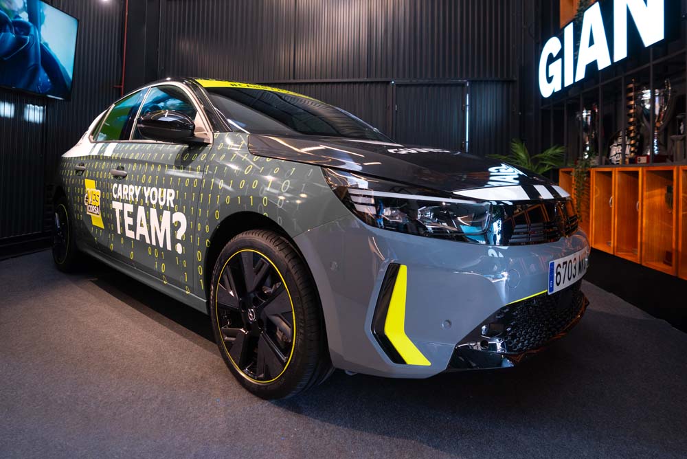 Opel Corsa y el equipo eSports Giants 21 2 Motor16
