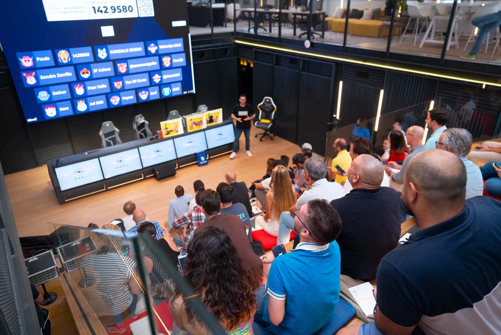 Opel Corsa y el equipo eSports Giants 28 Motor16