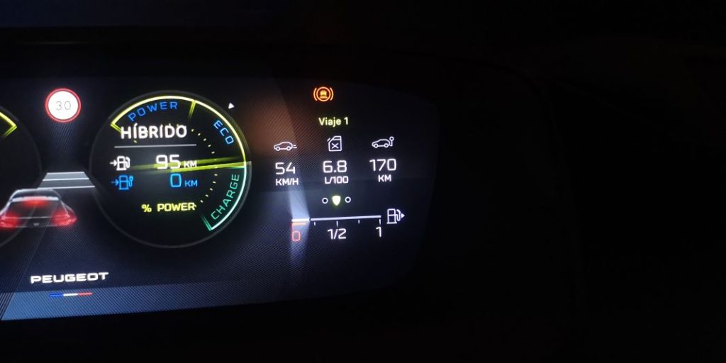 Peugeot 408 PHEV: así es la vida con un híbrido enchufable 2 Motor16 Peugeot 408 PHEV 5 Motor16