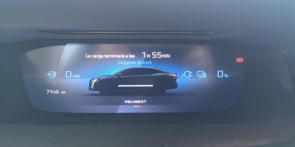 Peugeot 408 PHEV: así es la vida con un híbrido enchufable 3 Motor16 Peugeot 408 PHEV (8)