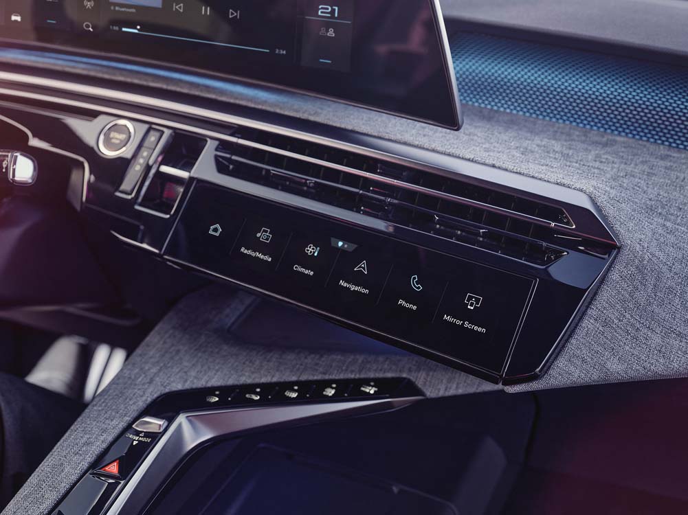 Al volante del nuevo Peugeot E-3008: 700 kilómetros de autonomía 5 Motor16 Peugeot E-3008.