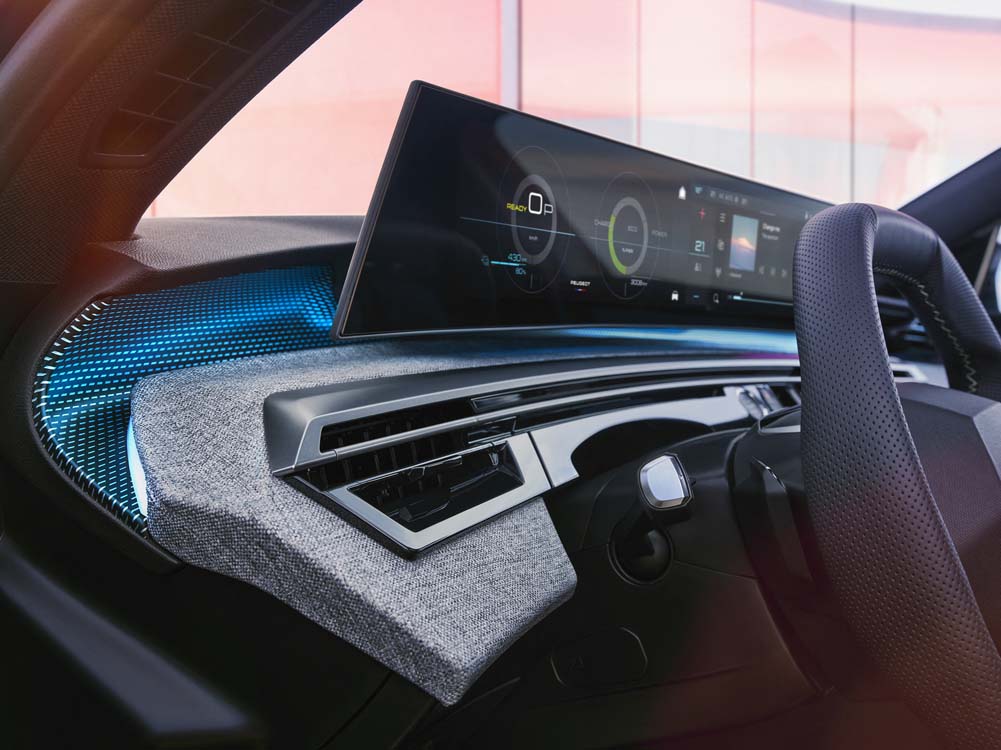 Al volante del nuevo Peugeot E-3008: 700 kilómetros de autonomía 32 Motor16 Peugeot e 3008 25 Motor16