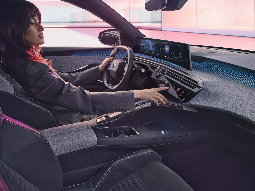 Al volante del nuevo Peugeot E-3008: 700 kilómetros de autonomía 40 Motor16 Peugeot e 3008 33 Motor16