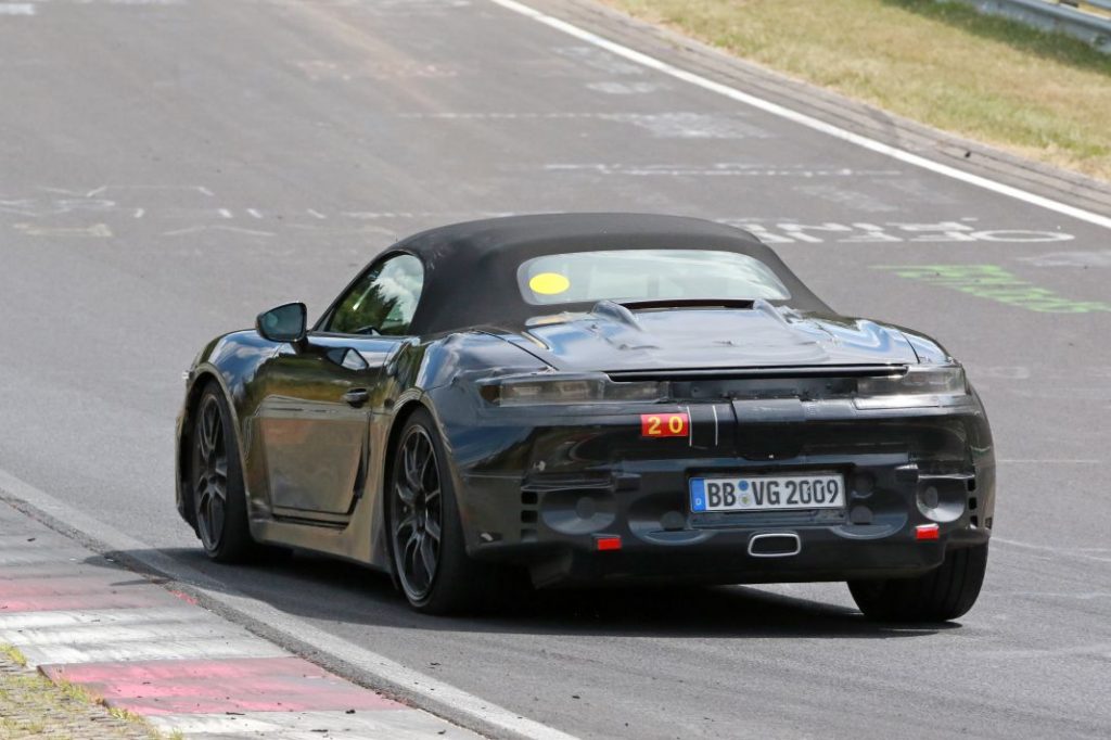 Fotos espía del Porsche 718 Boxster eléctrico, que nos enseña su salpicadero 11 Motor16 Porsche 718 Boxster electrico 10 Motor16