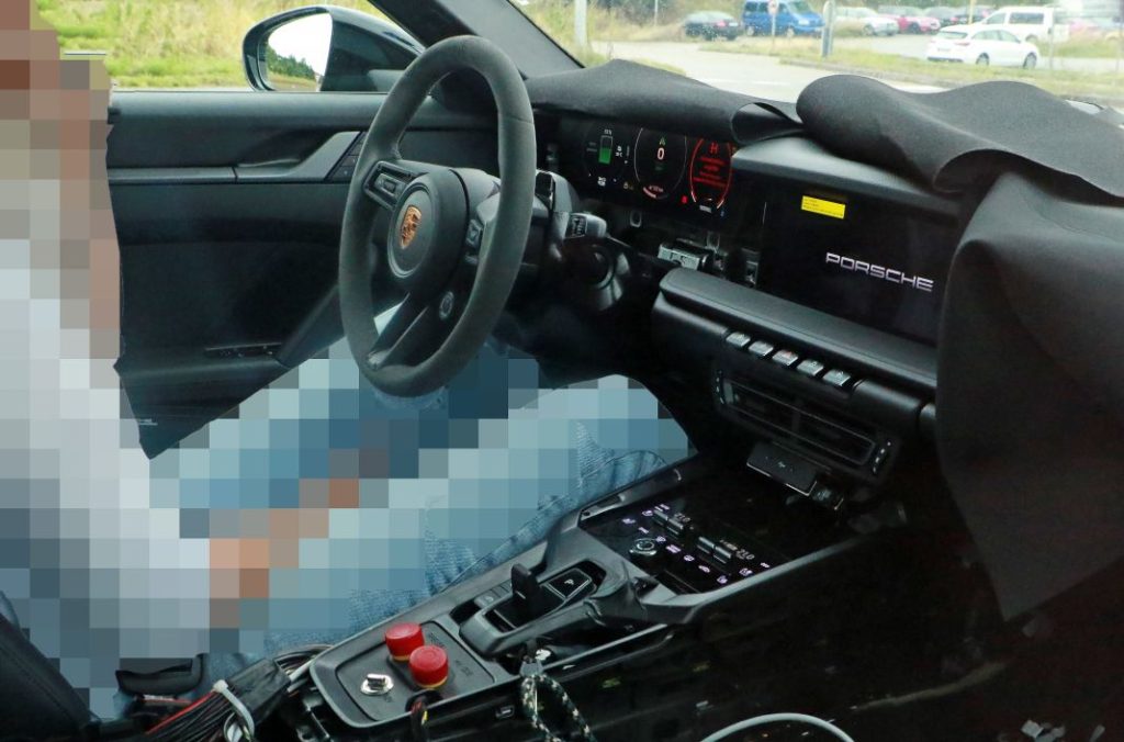 Fotos espía del Porsche 718 Boxster eléctrico, que nos enseña su salpicadero 12 Motor16 Porsche 718 Boxster electrico 11 Motor16