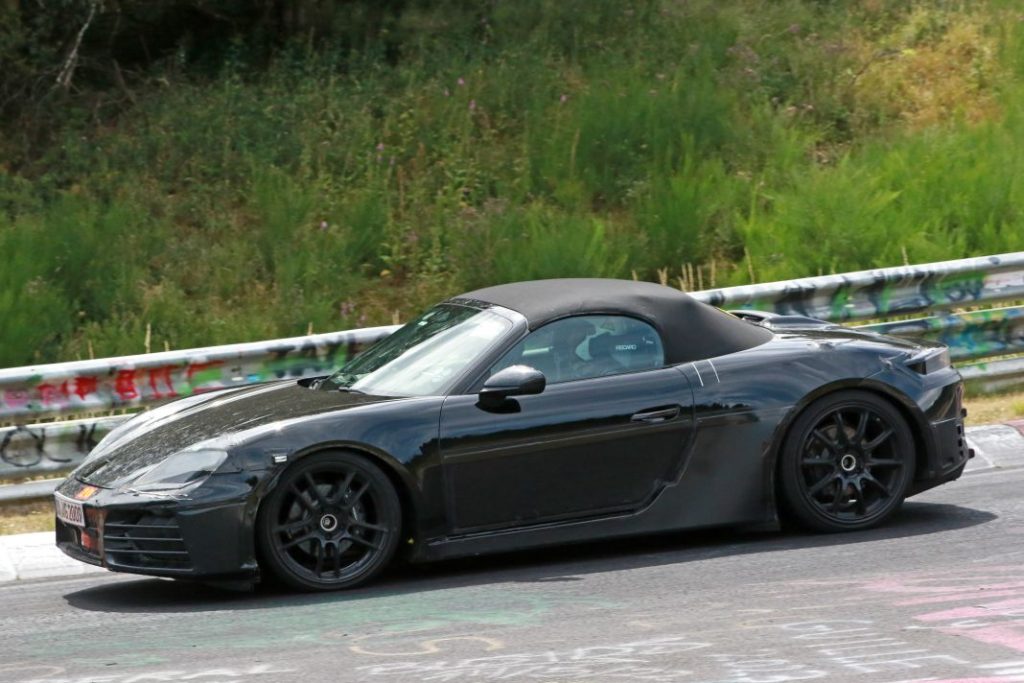 Fotos espía del Porsche 718 Boxster eléctrico, que nos enseña su salpicadero 6 Motor16 Porsche 718 Boxster electrico 5 Motor16