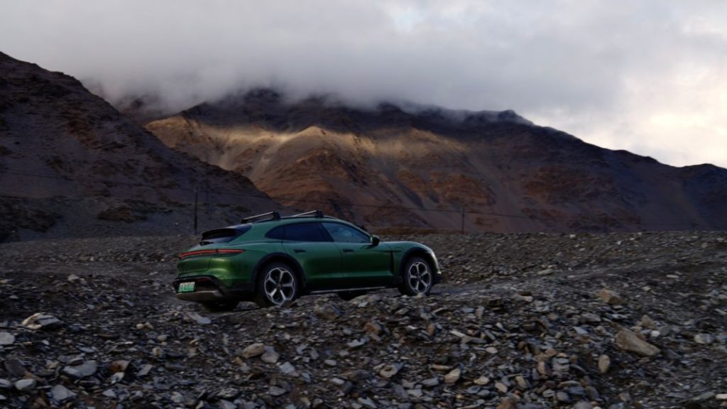 El Porsche Taycan Cross Turismo marca un récord de “desnivel” 15 Motor16 Porsche Taycan Cross Turismo record desnivel 15 Motor16