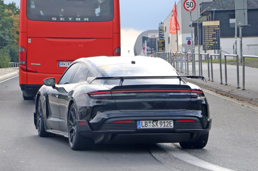 Fotos espía del Porsche Taycan Turbo GT. A recuperar el trono 33 Motor16 Porsche Taycan Turbo GT 31 Motor16