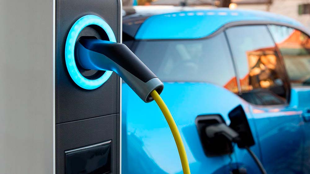 Coche eléctrico: 'tirón de orejas' de los fabricantes por la falta de cargadores 1 Motor16 carga