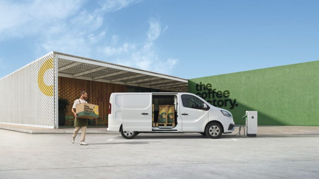 Renault Trafic furgon electrico 22 Motor16