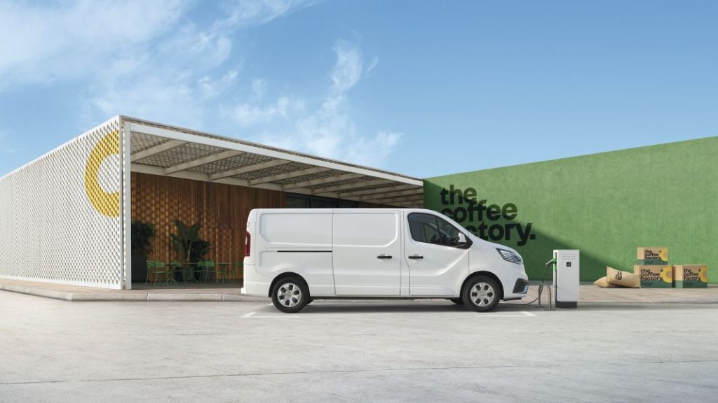 Renault Trafic furgon electrico 23 Motor16